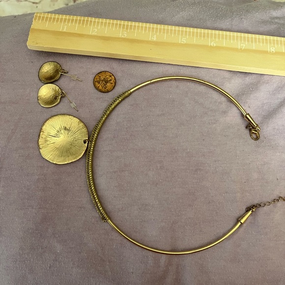 Cato 1946 gold tone, necklace and earring set - Picture 2 of 9